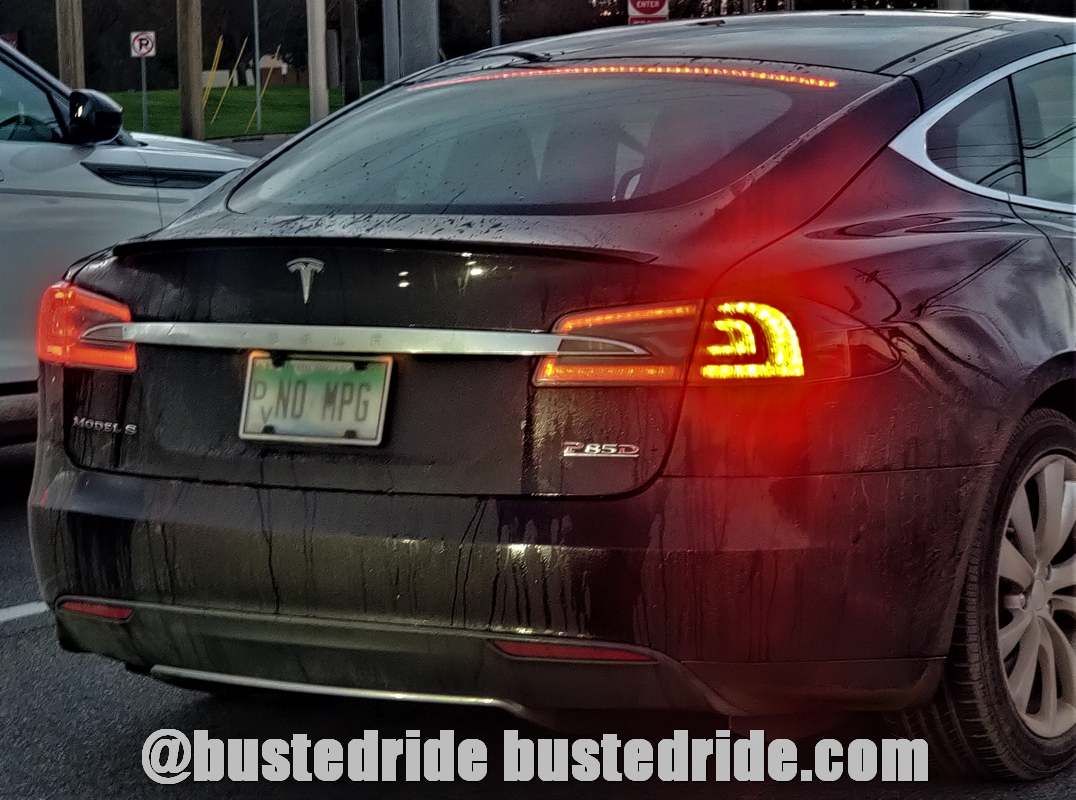 NO MPG - Vanity License Plate by Busted Ride